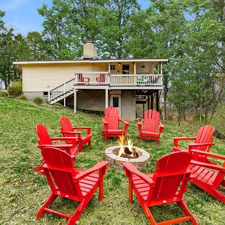 Harpers Ferry Cabin Hot Tub, Deck, Fire Pit, Wifi Eksteriør billede